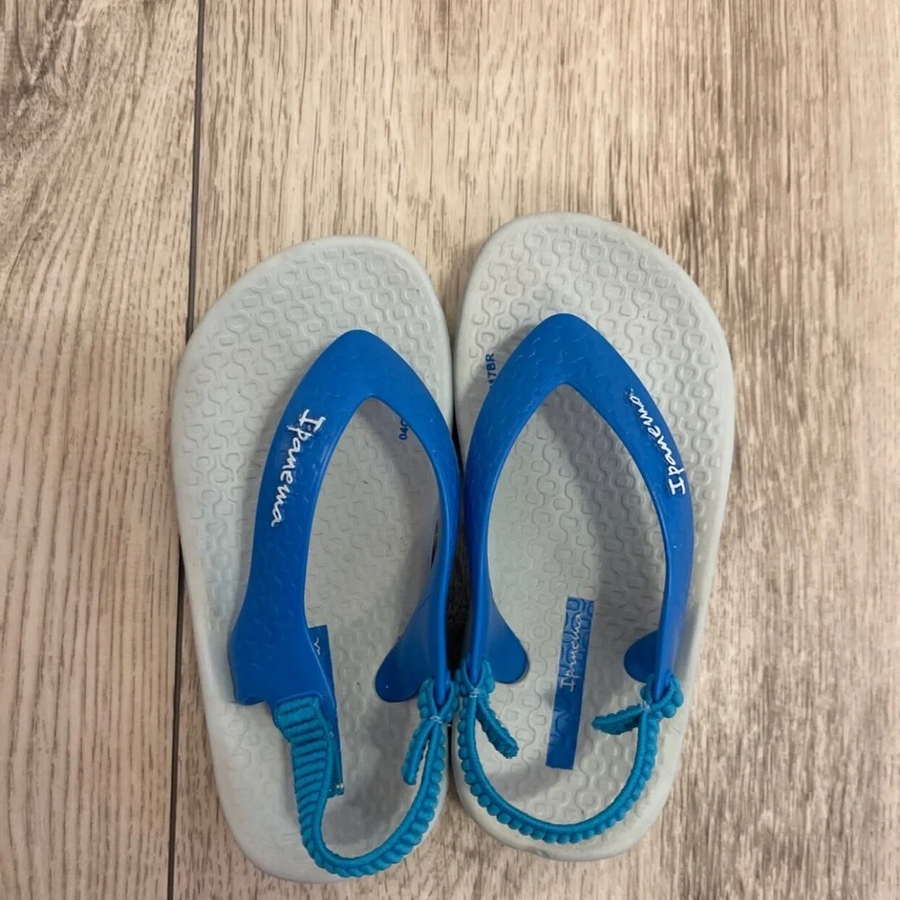 Ipamema Blue Flip Flops infant size 7 shoes